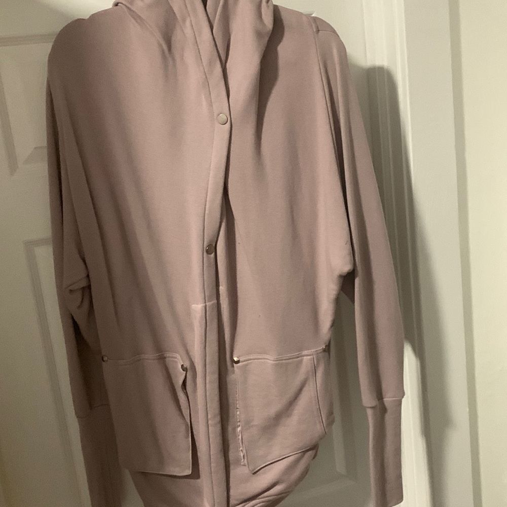 Hooded sweater in lavender
